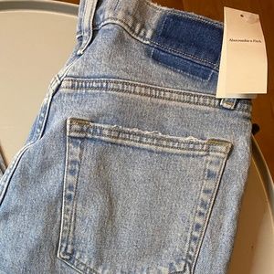 Abercrombie & Fitch Curve Love Crossover 90’s straight leg Jeans